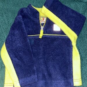 Peek-A-Babe, Fleece sport top